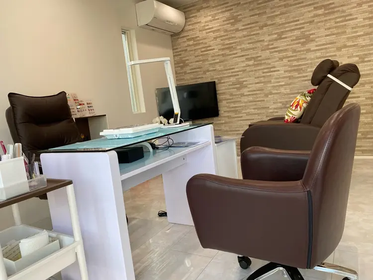 Y NAIL —BEAUTY SALON—の内観・外観1