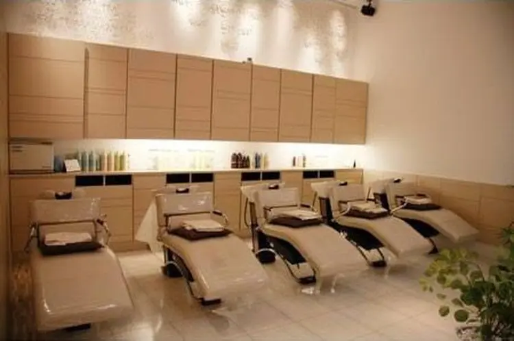 F AVEDA 木の葉モール橋本の内観・外観2