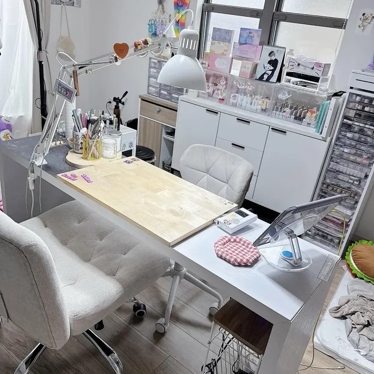 OFF Nailsの内観・外観1