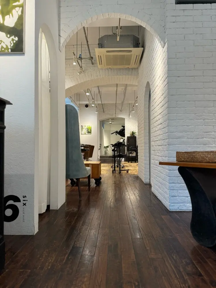 6six hair makeの内観・外観1