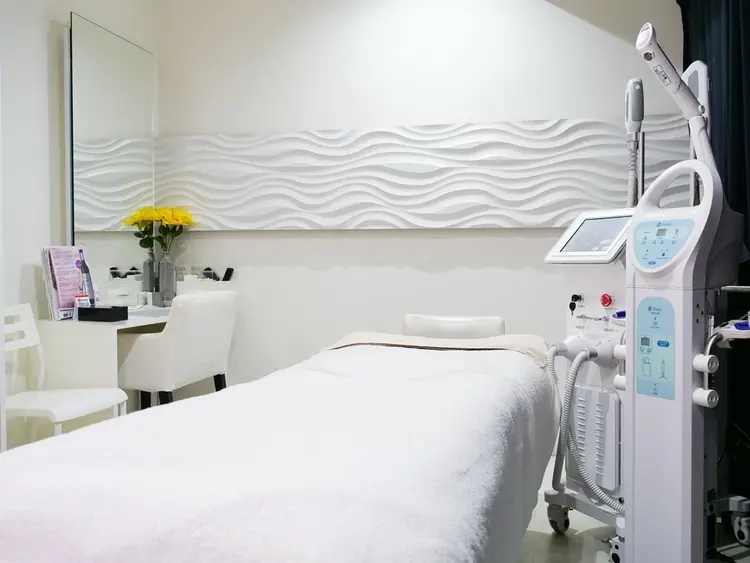 愛維美水光美肌専門店の内観・外観1