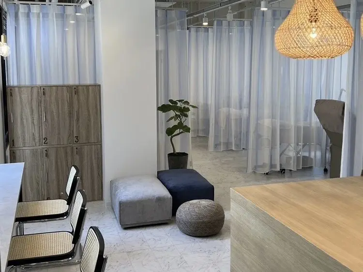 マツエク・まつ毛パーマ専門店 Belle大阪梅田茶屋町店【ベルエ】の内観・外観1