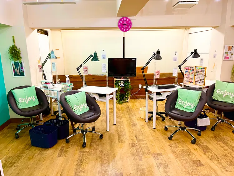 NAIL&EYES LAX尼崎立花パラジェル取扱店の内観・外観1