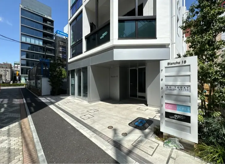 GO TODAY SHAiRE SALON 吉祥寺Vellmie店の内観・外観1