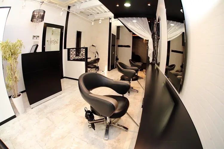 美容室シーズナルの内観・外観1