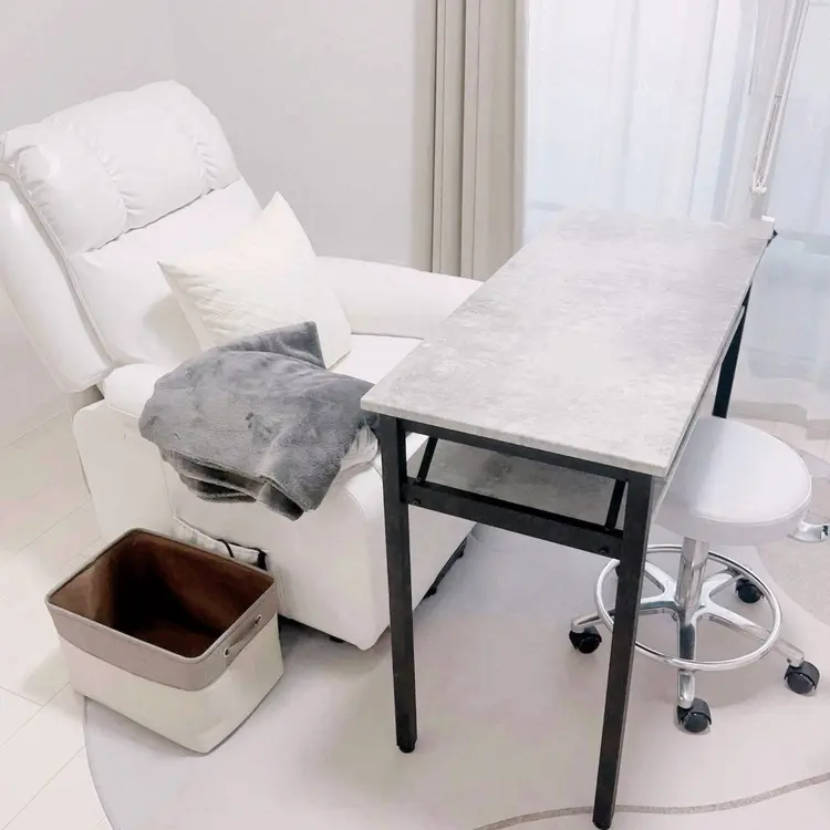 nail salon Aphrisの内観・外観1