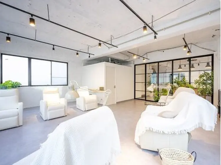 EYE&NAIL YUZUME 日本橋店の内観・外観2