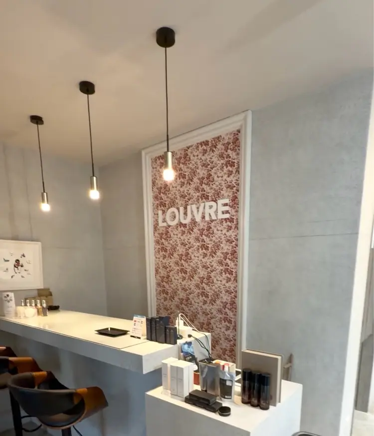 LOUVREの内観・外観2