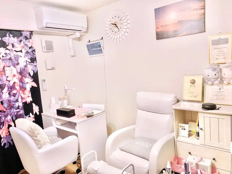 nail salon Luanaの内観・外観2