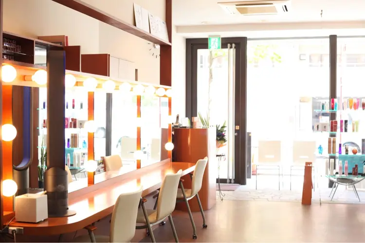 美容室arteismの内観・外観2