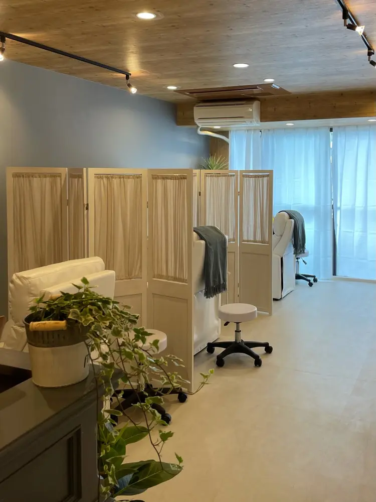 アイブロウサロン　WHITE EYE 心斎橋店の内観・外観2