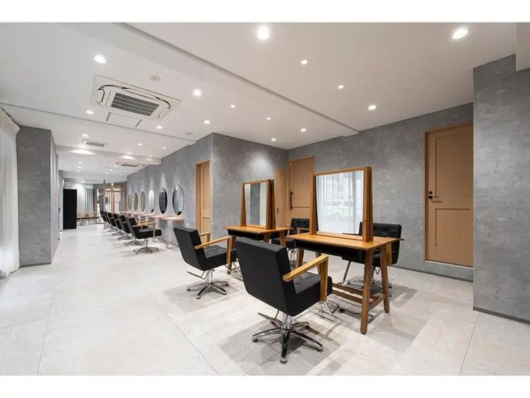 clan by headlight 鷺沼店の内観・外観1