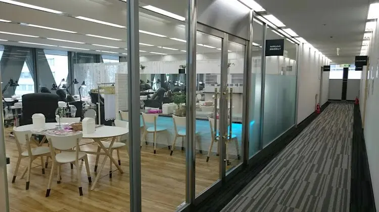 MAXKELLY 大阪・梅田店の内観・外観1