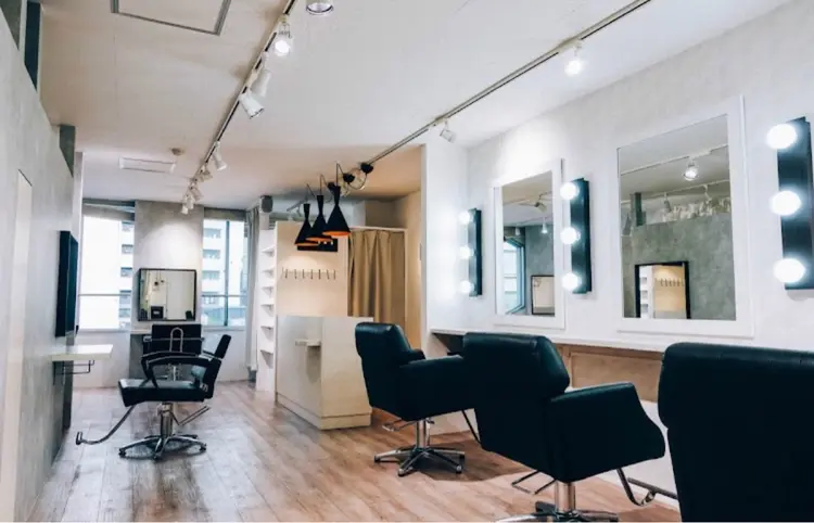 PERCUT原宿店の内観・外観1