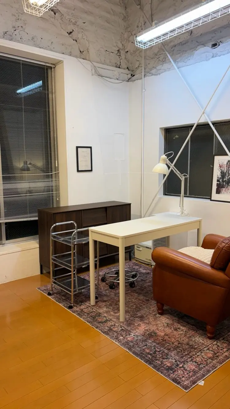 nail salon HAZYの内観・外観1