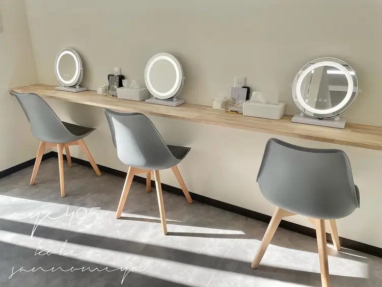 EYE405の内観・外観1