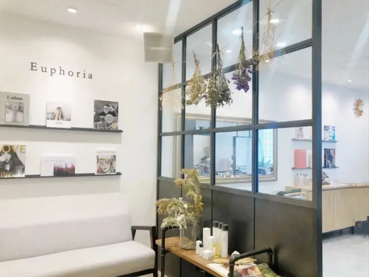 Euphoria Aoyama店の内観・外観1