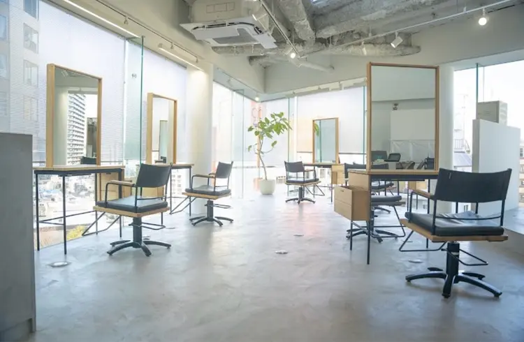 WAKUの内観・外観2