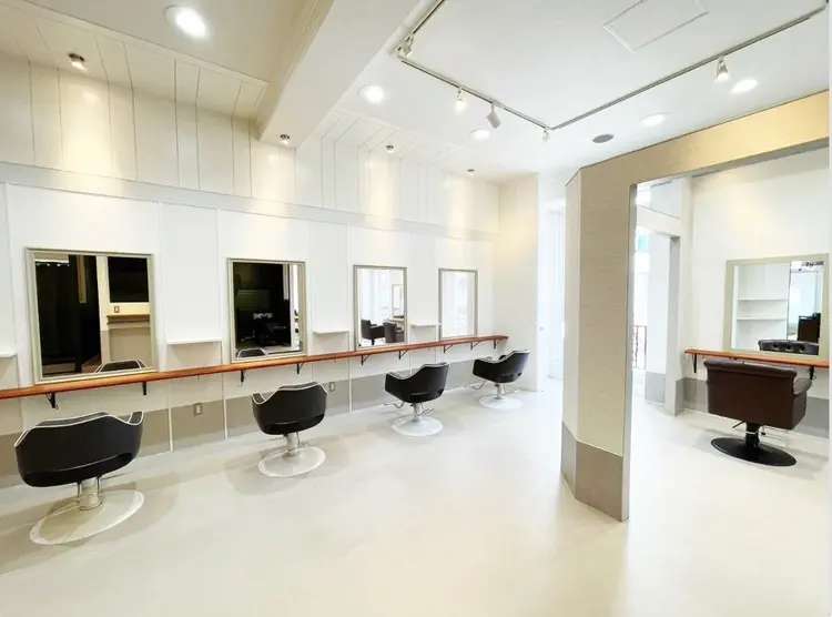 CIEL大名店 Aujua認定サロン【シエル】の内観・外観2