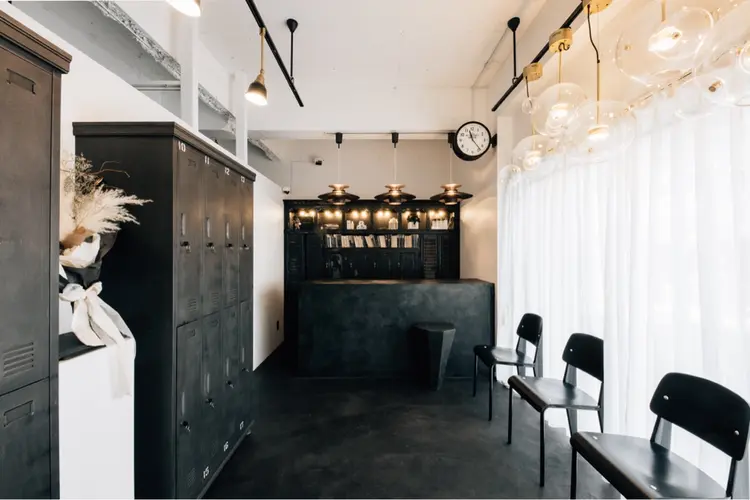 Come  G Headの内観・外観2