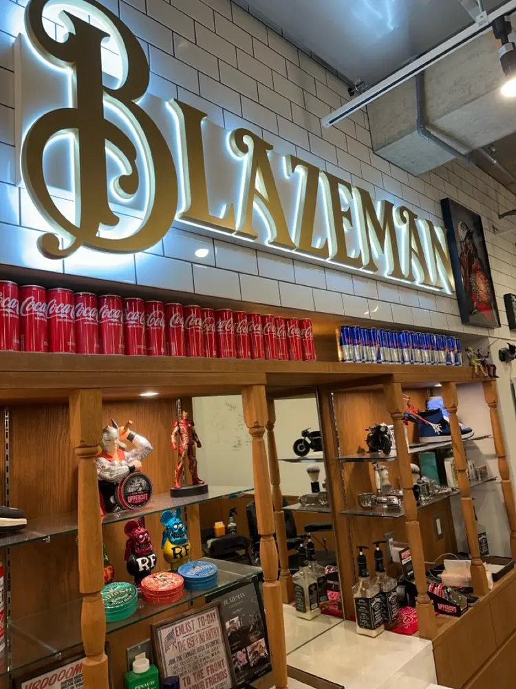 ブレイズマンの内観・外観1