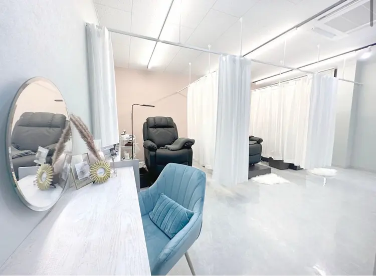 眉毛とまつげパーマの専門店 ロレインブロウ松山店の内観・外観1