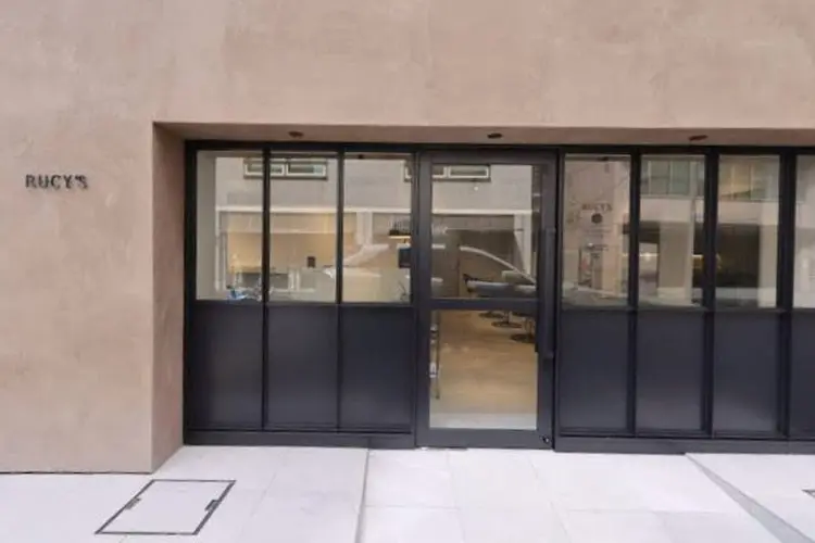 Rucy's  鶴見店の内観・外観1