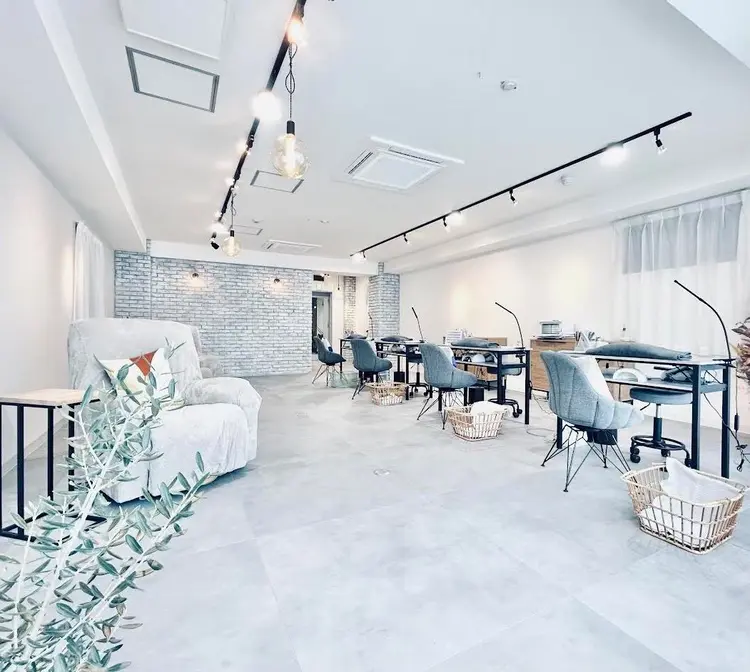nail salon tiffin【ティフィン】の内観・外観1