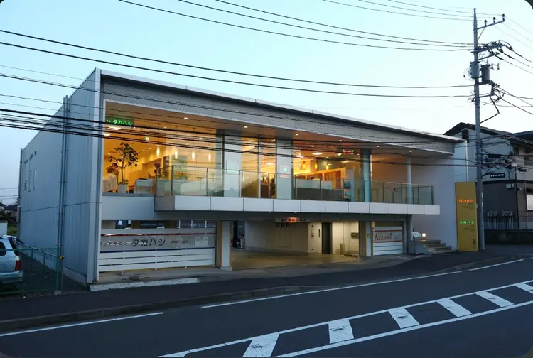 カットサロンタカハシの内観・外観1