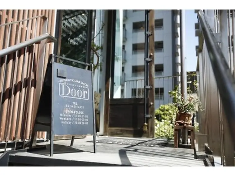 Doorの内観・外観1