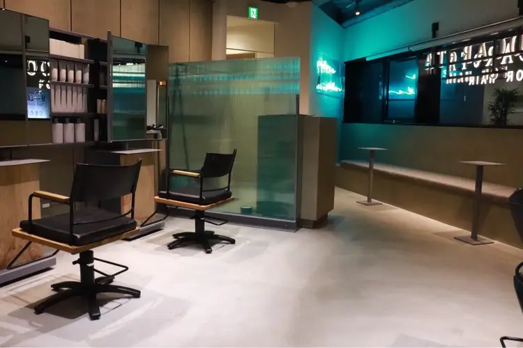 ROCAReTA  FOR HAIR 河原町三条店の内観・外観2