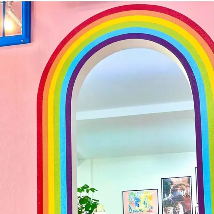 ニコネイルサロンワークスクールの内観・外観2