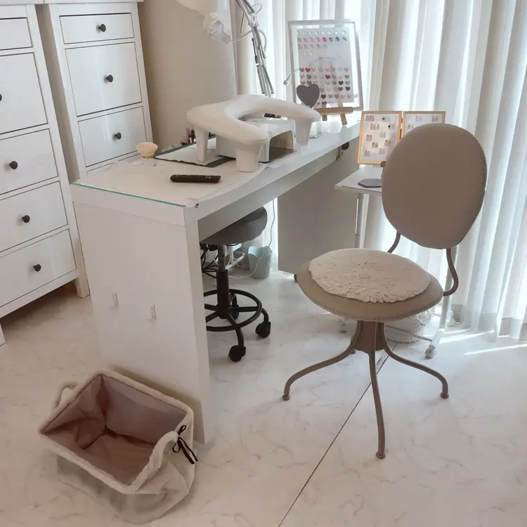 nail  salon Yの内観・外観1