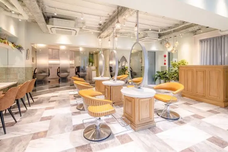 Lond  robinの内観・外観2