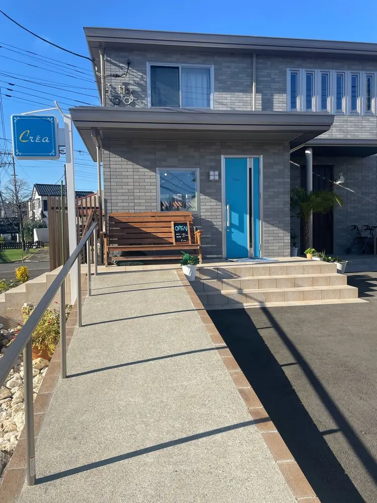 CREAの内観・外観1