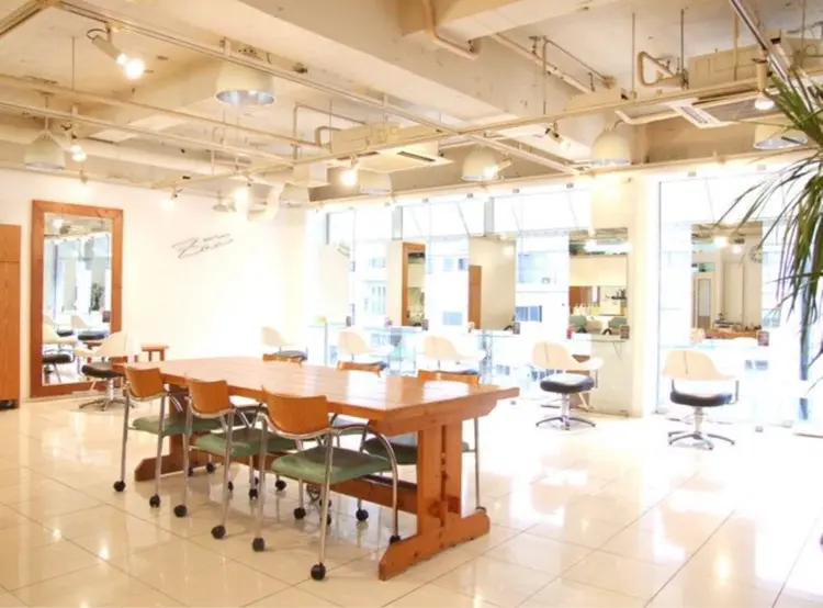 ヘアースタジオ　マアム・ジーの内観・外観1