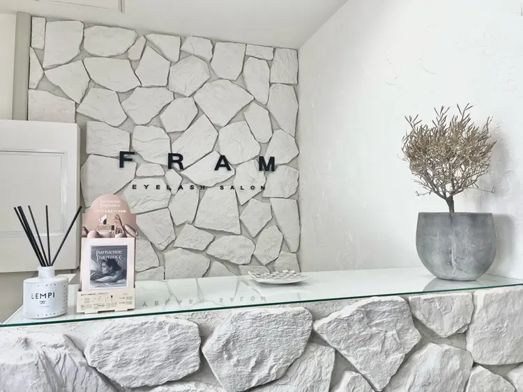 FRAMの内観・外観1