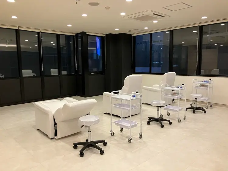 WHITE EYE天文館店の内観・外観1