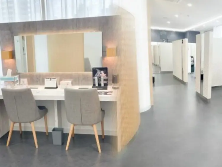 エサージュ　池袋店の内観・外観1