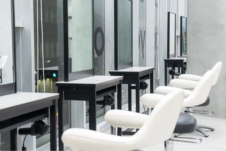 hair salon dot.tokyo colorの内観・外観3