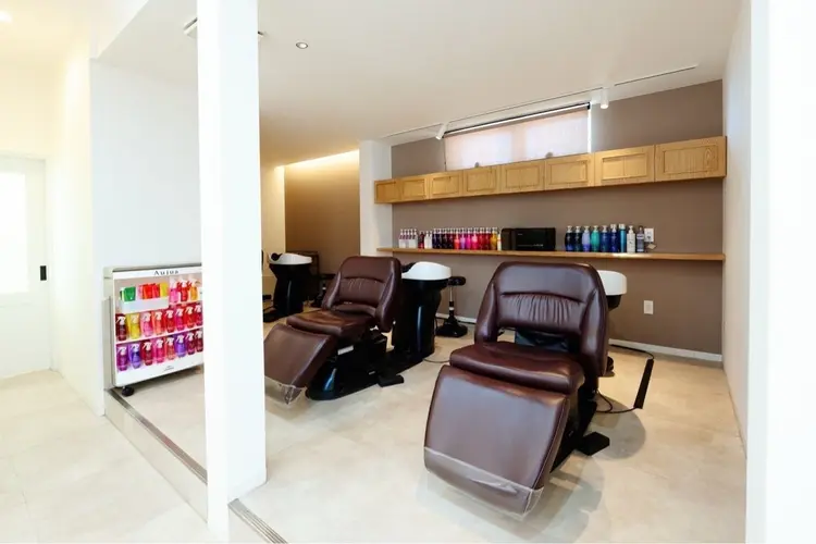 LIL HAIR&SMILE新浜店の内観・外観2