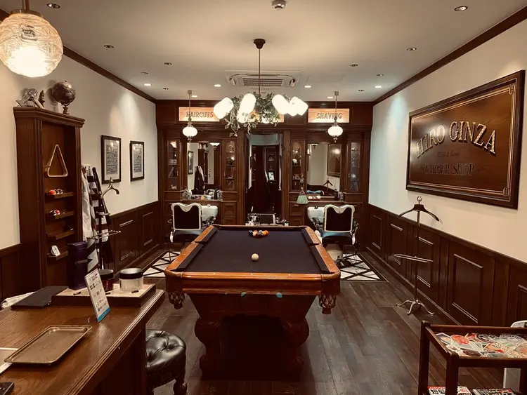 BRO TOKYO  神田店の内観・外観1