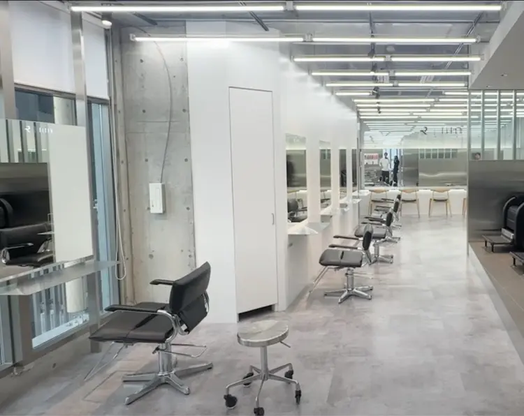 retouch by fifth ginzaの内観・外観2