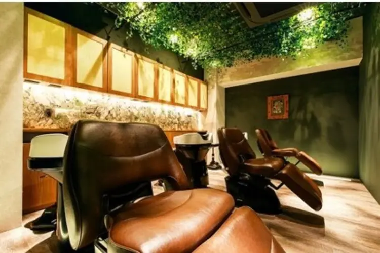 ヘアリゾート粋 新宿三丁目本店の内観・外観2