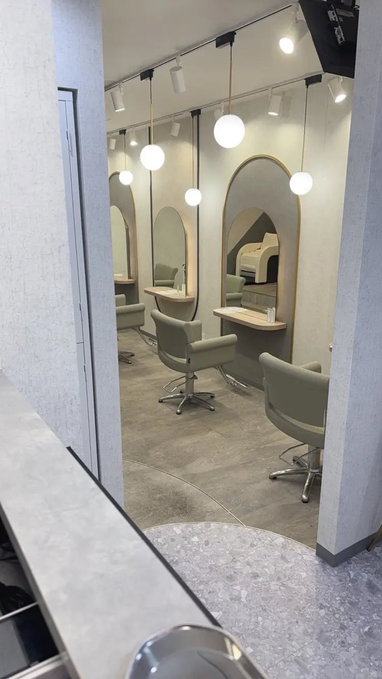 ANKH CROSS 新宿店の内観・外観2