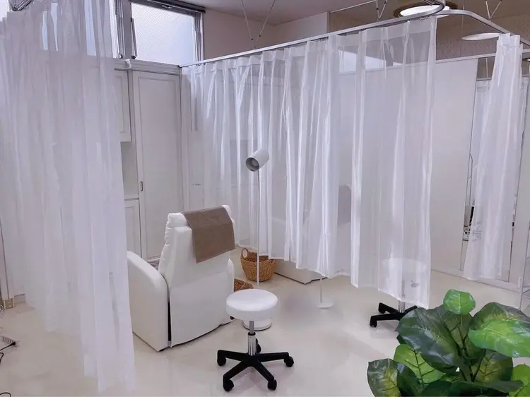 Crea  la Luce小倉駅前店の内観・外観1