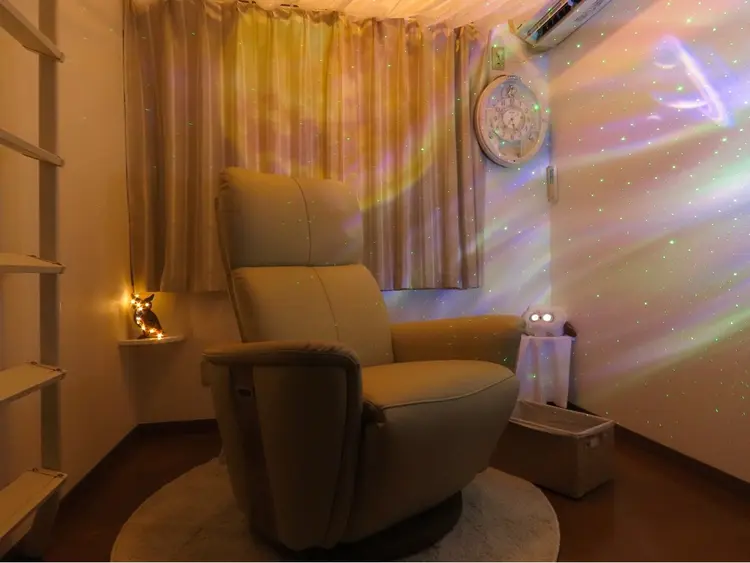 月とふくろうの内観・外観1