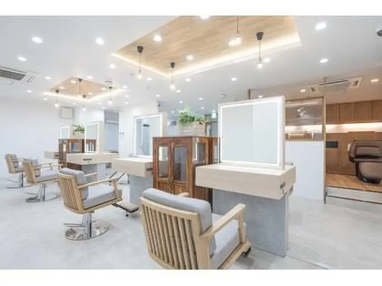 little×aimer 仙台2号店の内観・外観1