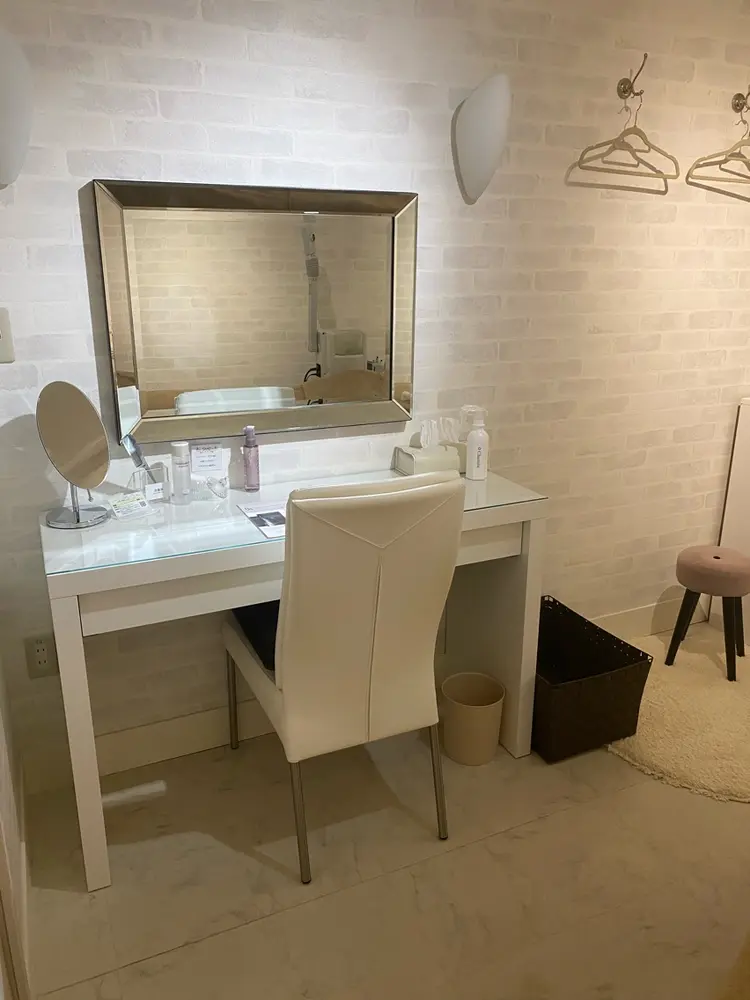 ＰＯＬＡ御堂筋本町駅前店の内観・外観2