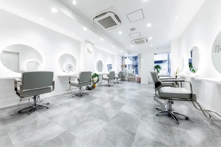 lueur by HEADLIGHT 北千住店の内観・外観1